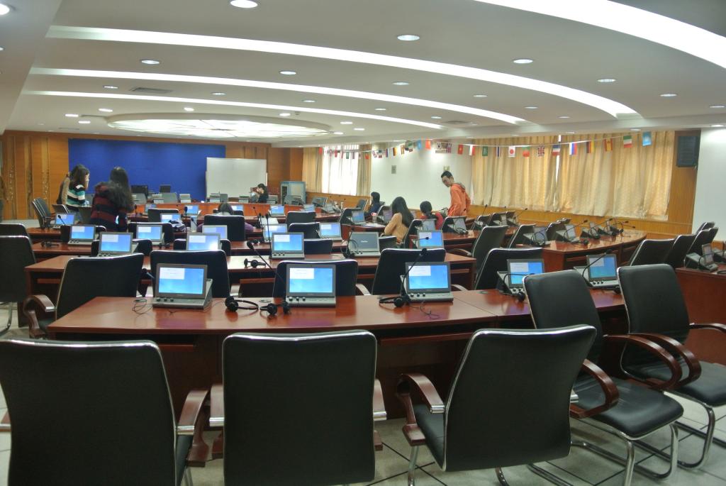 2020年英語同聲傳譯收費標準新規則你Get到了嗎？